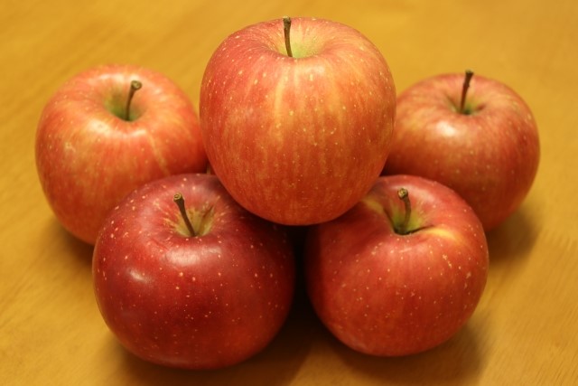 りんごはどれくらい日持ちする？正しい保存方法でおいしさキープ！