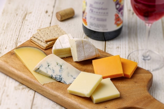 チェダーチーズとゴーダチーズの違いは何？