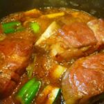 豚の角煮を作る時にオカラやネギを入れるのはどうして？